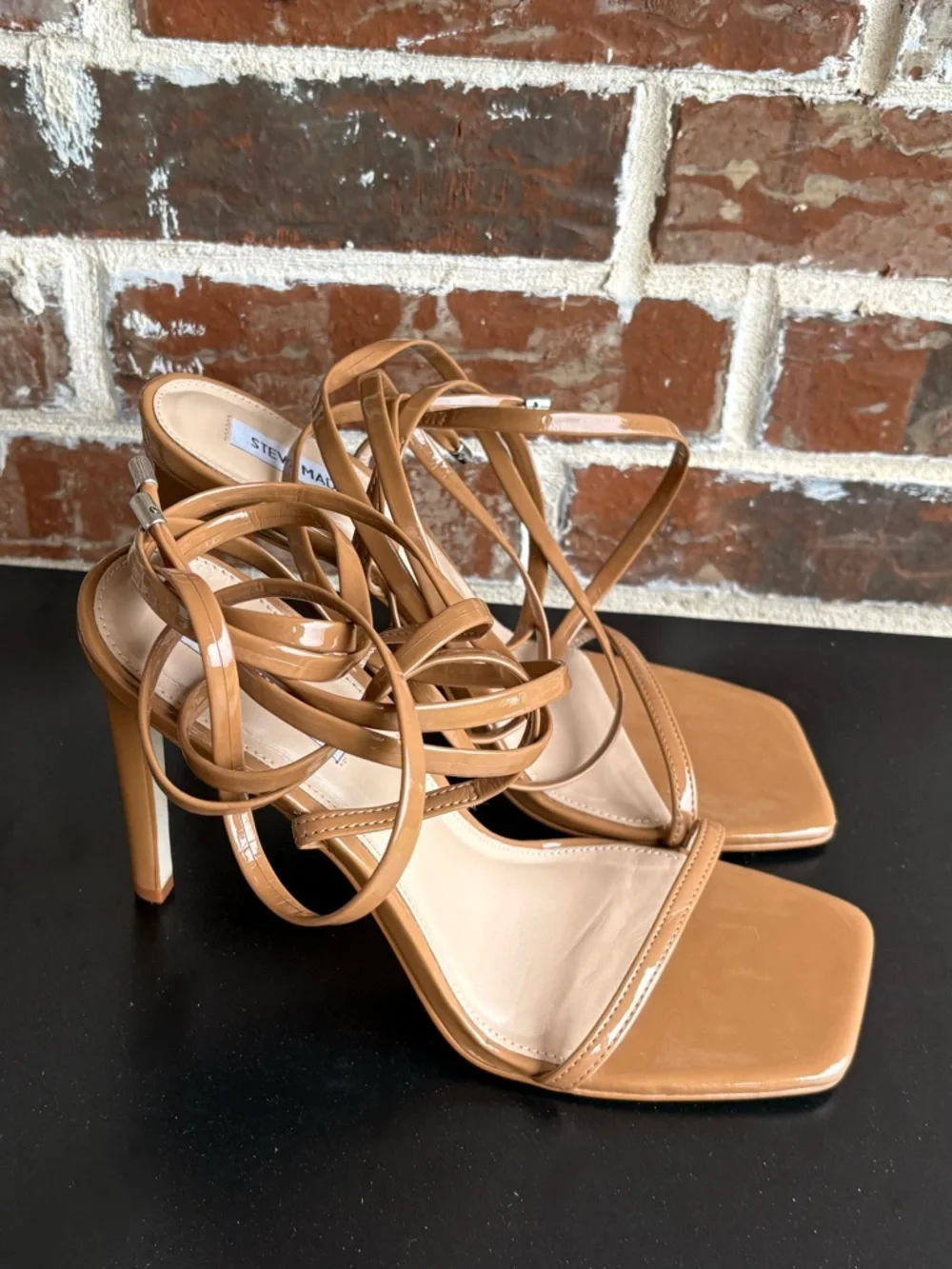 Steve Madden Camel Uplift Ankle Tie Gladiator Sandals Size 11 Patent